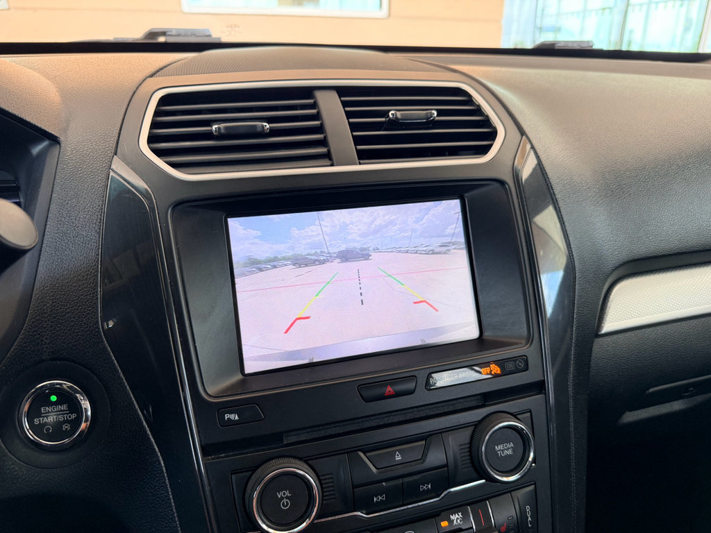 Used 2016 Ford Explorer XLT w/ Equipment Group 202A FWD image 23