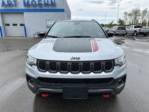 Used 2024 Jeep Compass Trailhawk AWD/4WD image 12