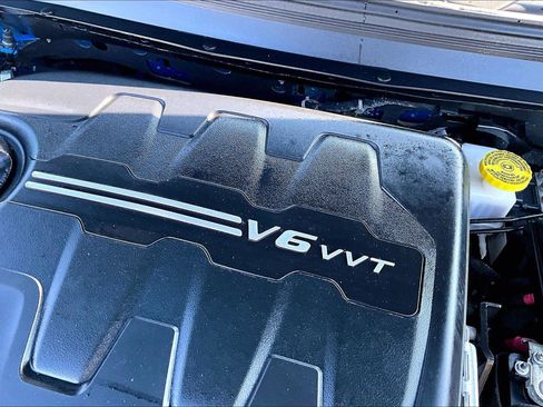 Used 2019 Jeep Cherokee Trailhawk image 35