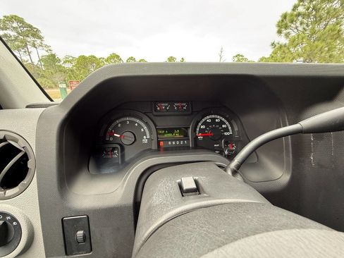 Used 2014 Ford E-250 and Econoline 250 image 16