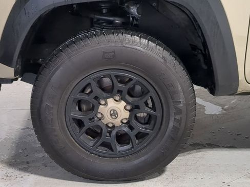 Used 2019 Toyota Tacoma SR5 image 21