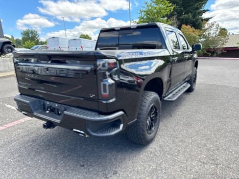 Used 2019 Chevrolet Silverado 1500 LT Trail Boss AWD/4WD image 9