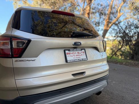 Used 2017 Ford Escape SE image 20