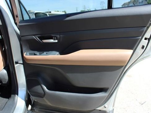 Used 2024 Toyota Grand Highlander AWD image 16