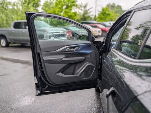 New 2025 Chevrolet Equinox EV LT image 23