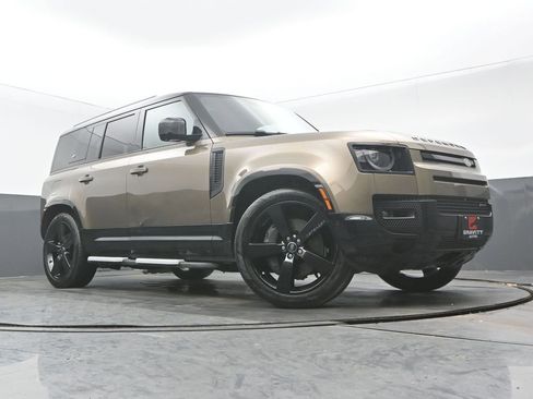 Used 2023 Land Rover Defender 110 X-Dynamic SE image 28