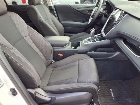 Used 2025 Subaru Outback Premium AWD/4WD image 28