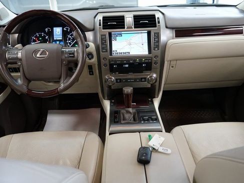 Used 2017 Lexus GX 460 image 43