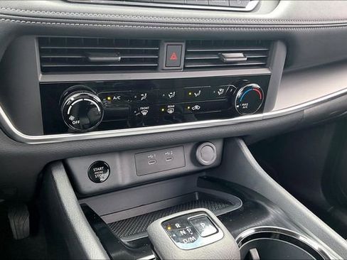 Certified 2025 Nissan Rogue S FWD image 24