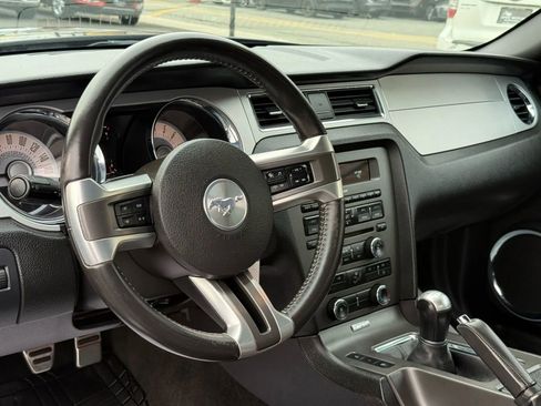 Used 2012 Ford Mustang Premium image 18