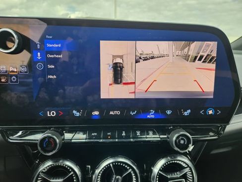 Used 2024 Chevrolet Blazer EV LT AWD/4WD image 17