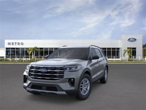 New 2026 Ford Explorer Active w/ Active Comfort Package image 2