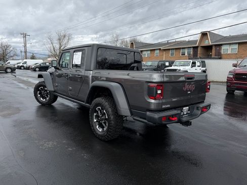 Used 2024 Jeep Gladiator Rubicon w/ Technology Group image 5