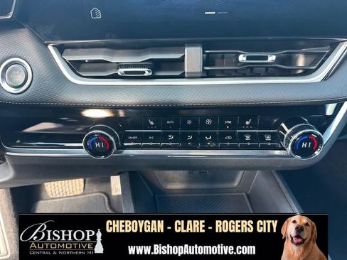 Used 2025 Chevrolet Equinox LT w/ Convenience Package II AWD/4WD image 30