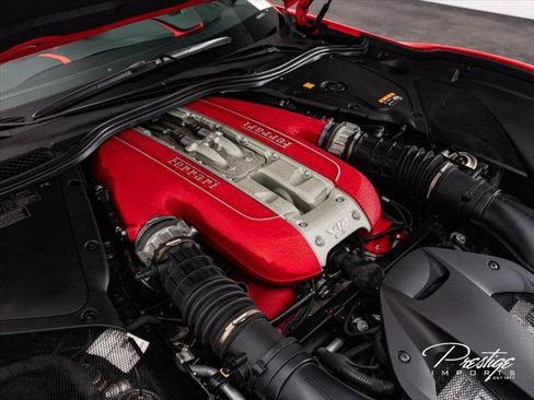 Used 2020 Ferrari 812 Superfast RWD image 5