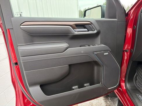 Used 2025 Chevrolet Silverado 1500 LT Trail Boss w/ Convenience Package II image 22