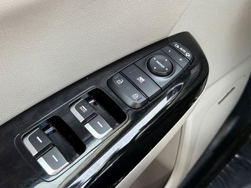 Used 2022 Kia Sportage EX w/ EX Technology Package image 19