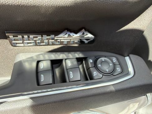 Used 2025 Chevrolet Silverado 1500 High Country w/ High Country Premium Package RWD image 23