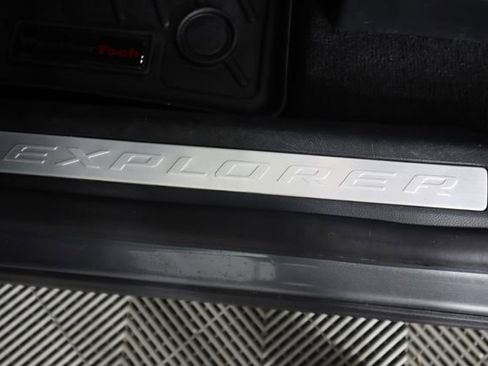 Used 2022 Ford Explorer Limited AWD/4WD image 44