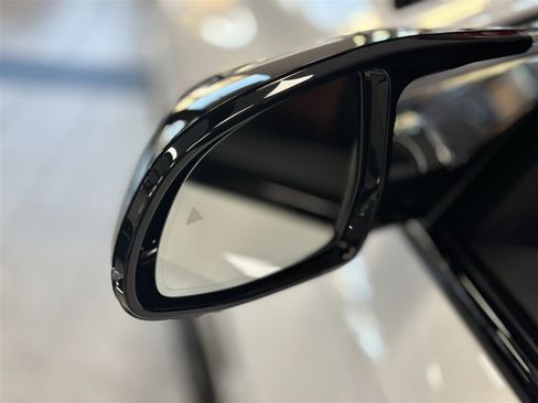 Used 2024 BMW X6 M60i w/ Dynamic Handling Package image 24