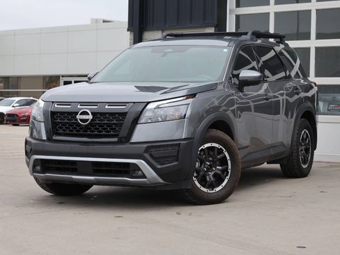 Used 2025 Nissan Pathfinder Rock Creek AWD/4WD image 3
