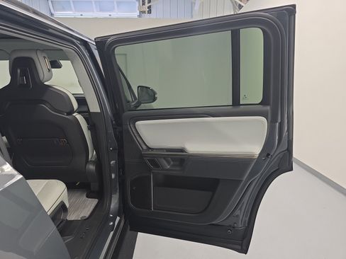 Used 2024 Rivian R1S Adventure AWD/4WD image 19