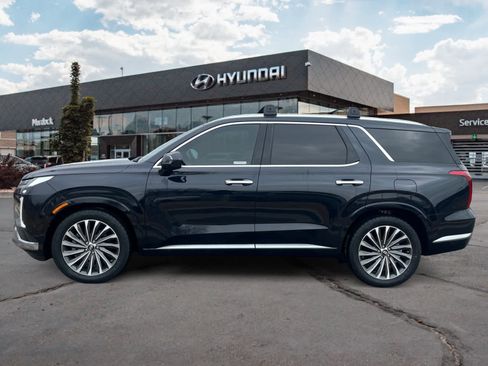 Used 2024 Hyundai Palisade Calligraphy image 2