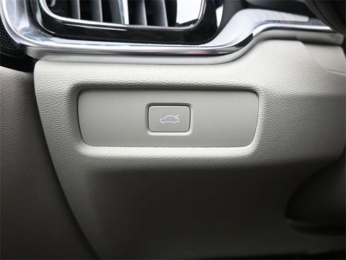 Used 2024 Volvo S60 B5 Ultimate image 26