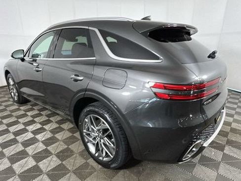 Used 2025 Genesis GV70 2.5T AWD/4WD image 5