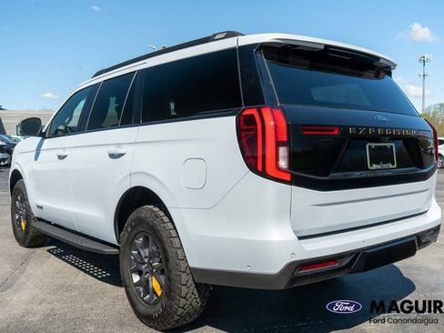 Used 2025 Ford Expedition Tremor AWD/4WD image 8