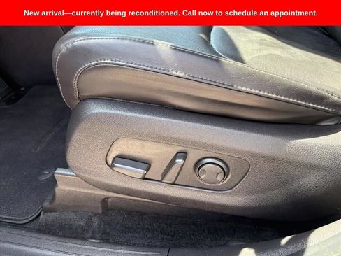 Used 2022 Kia Carnival LX FWD image 17