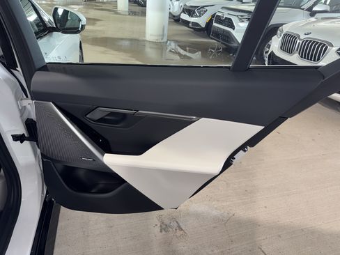 Used 2026 BMW i5 eDrive40 RWD image 11