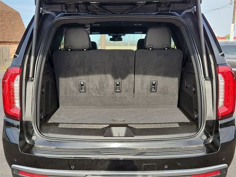 Used 2023 GMC Yukon Denali image 12