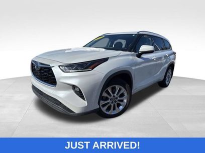 Used 2023 Toyota Highlander Limited