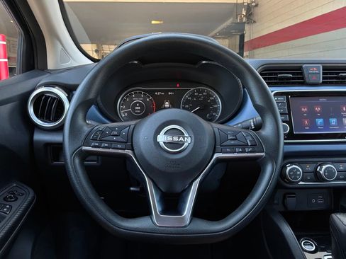 Used 2025 Nissan Versa SV FWD image 28