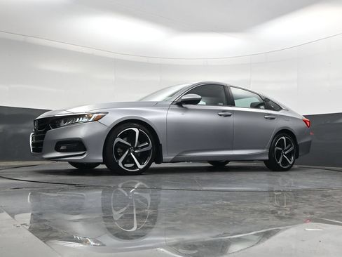 Used 2018 Honda Accord Sport image 42