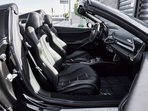 Used 2015 Ferrari 458 Spider RWD image 34
