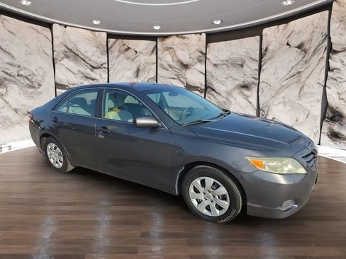 Used 2011 Toyota Camry LE FWD image 8