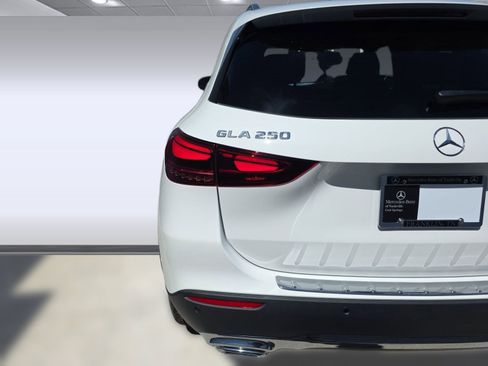 New 2025 Mercedes-Benz GLA 250 image 12