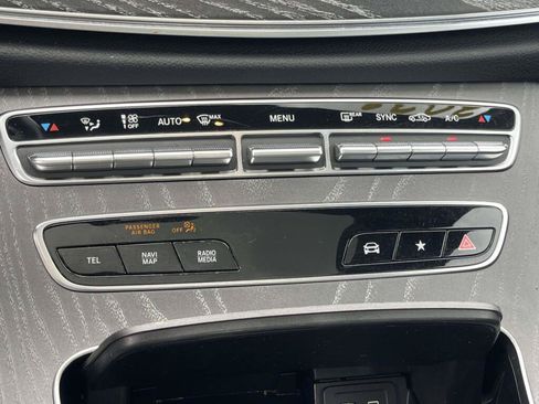 Used 2021 Mercedes-Benz E 350 4MATIC Sedan image 28