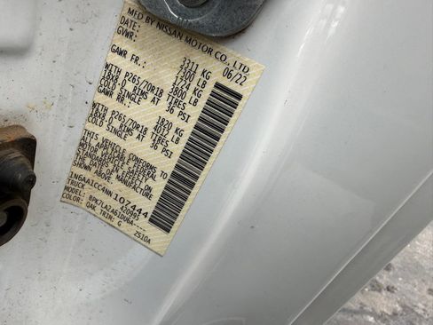 Used 2022 Nissan Titan S AWD/4WD image 5