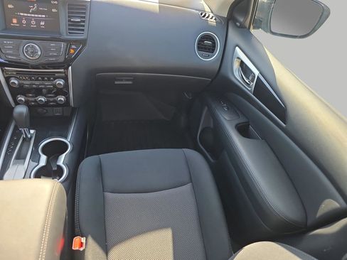 Used 2019 Nissan Pathfinder SV FWD image 16