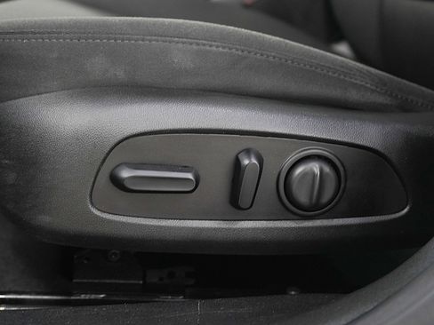 Used 2021 Chevrolet Malibu LT FWD image 25