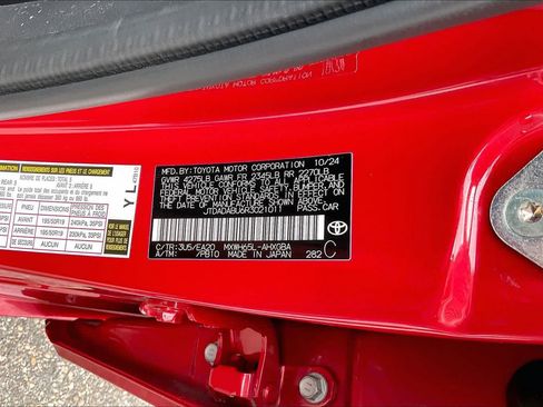 Used 2024 Toyota Prius XLE AWD/4WD image 32