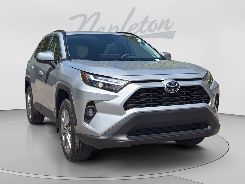 Used 2025 Toyota RAV4 XLE Premium w/ Weather Package AWD/4WD image 8