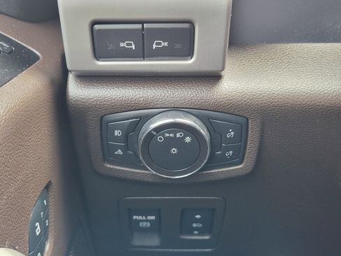 Used 2018 Ford F150 King Ranch w/ Equipment Group 601A Luxury image 26