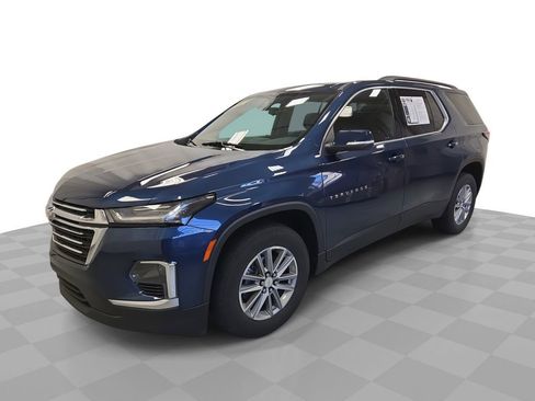 Certified 2023 Chevrolet Traverse LT FWD image 1