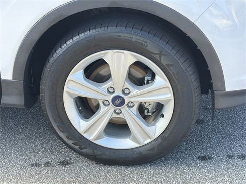 Used 2015 Ford Escape SE image 12