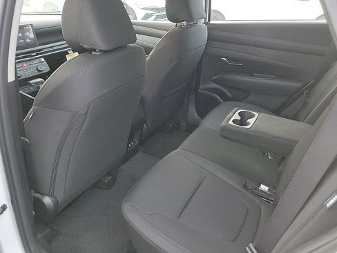 Used 2025 Hyundai Tucson SE FWD image 19