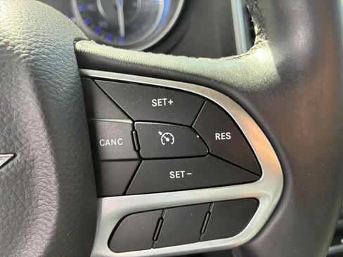 Used 2018 Chrysler 300 Touring w/ Sport Appearance Package image 18